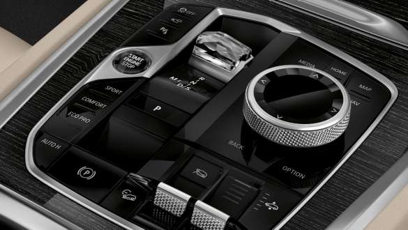  Szlachetne elementy ze szkła kryształowego. 